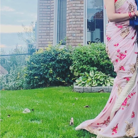 Beautiful designer saree - Picture 2 of 12